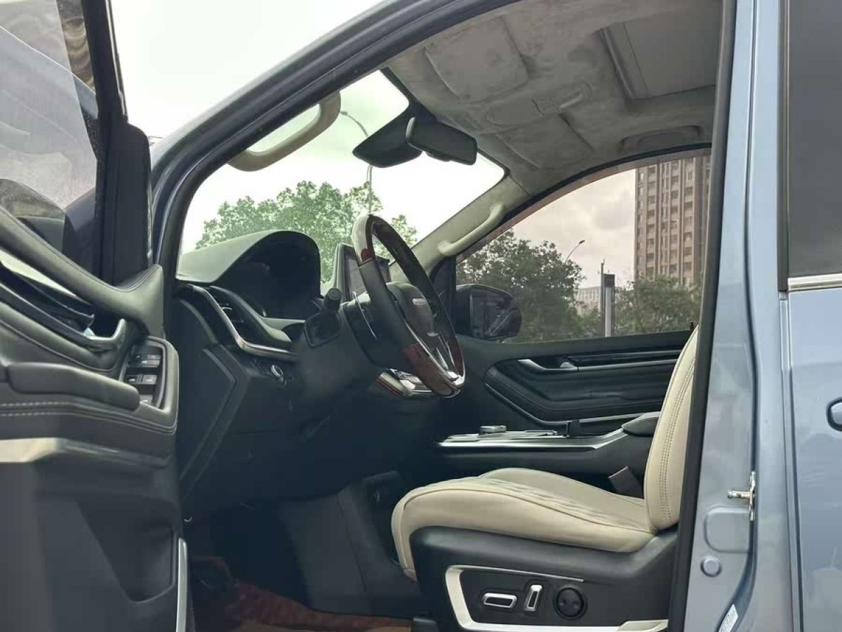 上汽大通 G20  2021款 PLUS 2.0T 汽油自動尊雅版圖片
