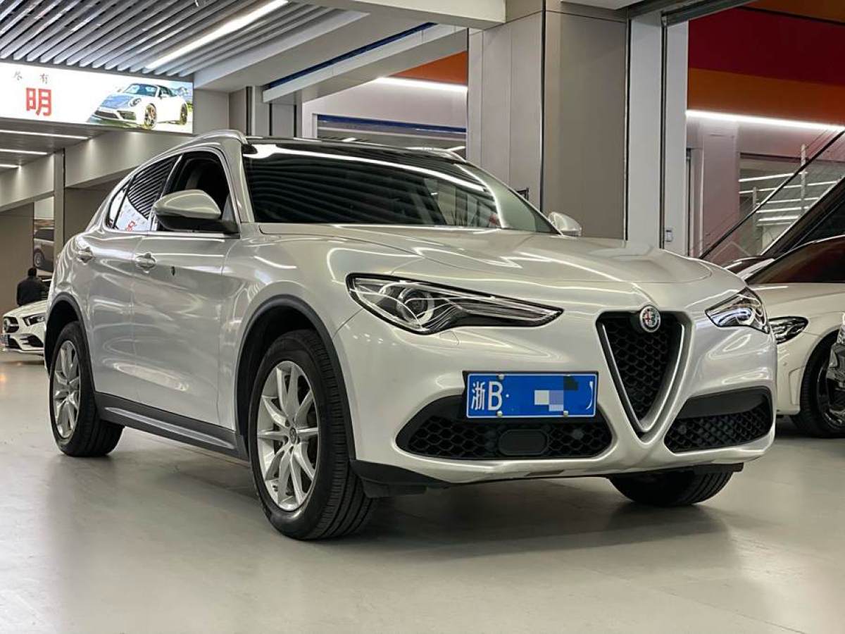 阿爾法·羅密歐 Stelvio  2017款 2.0T 280HP 豪華版圖片