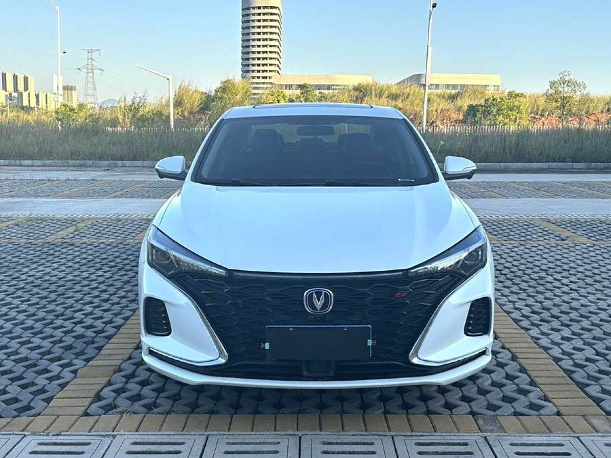 長(zhǎng)安 逸動(dòng)  2022款 PLUS 藍(lán)鯨NE 1.4T GDI DCT尊貴版圖片