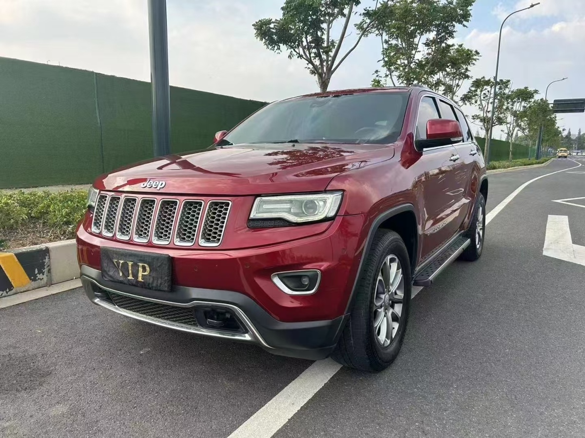 Jeep 大切諾基  2014款 3.0L 舒享導(dǎo)航版圖片