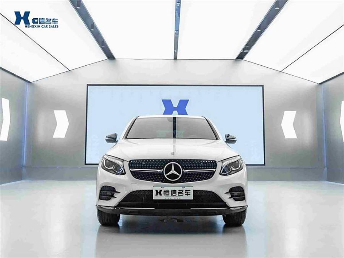 2019年1月奔馳 奔馳GLC  2023款 GLC 300 4MATIC 轎跑SUV