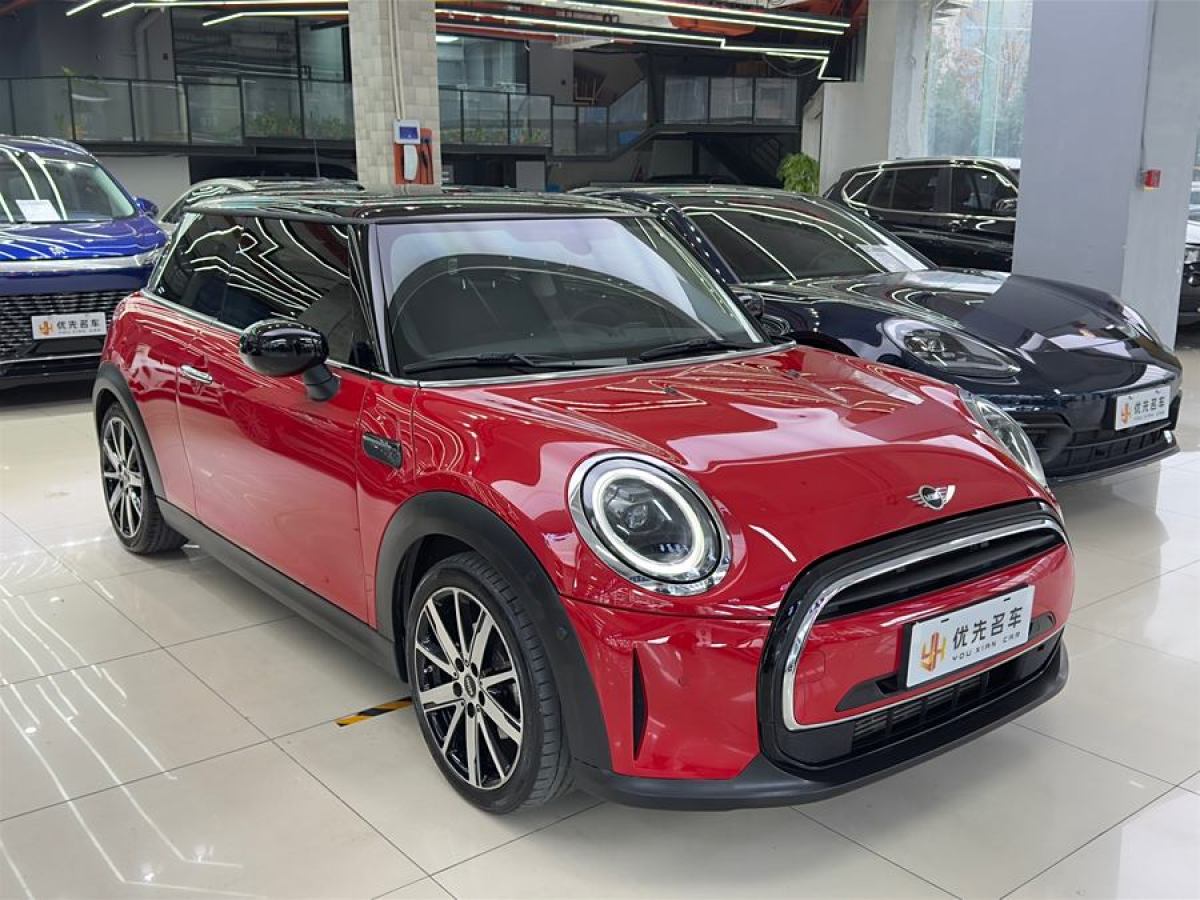 MINI MINI  2022款 改款 1.5T COOPER 藝術(shù)家圖片