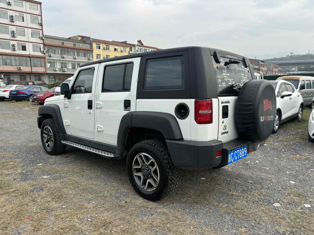 北京 BJ40  2017款 40L 2.3T 自動四驅(qū)環(huán)塔冠軍版圖片