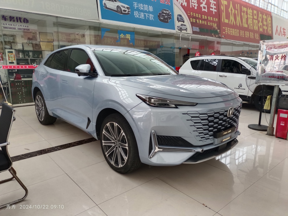 長(zhǎng)安 長(zhǎng)安UNI-K  2021款 2.0T 尊貴型圖片