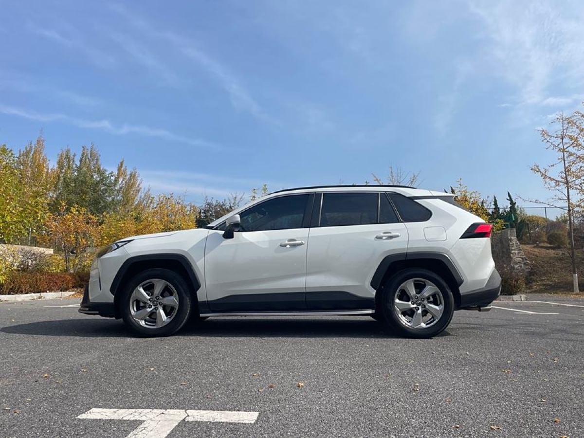 豐田 RAV4榮放  2021款 2.0L CVT四驅(qū)風(fēng)尚版圖片