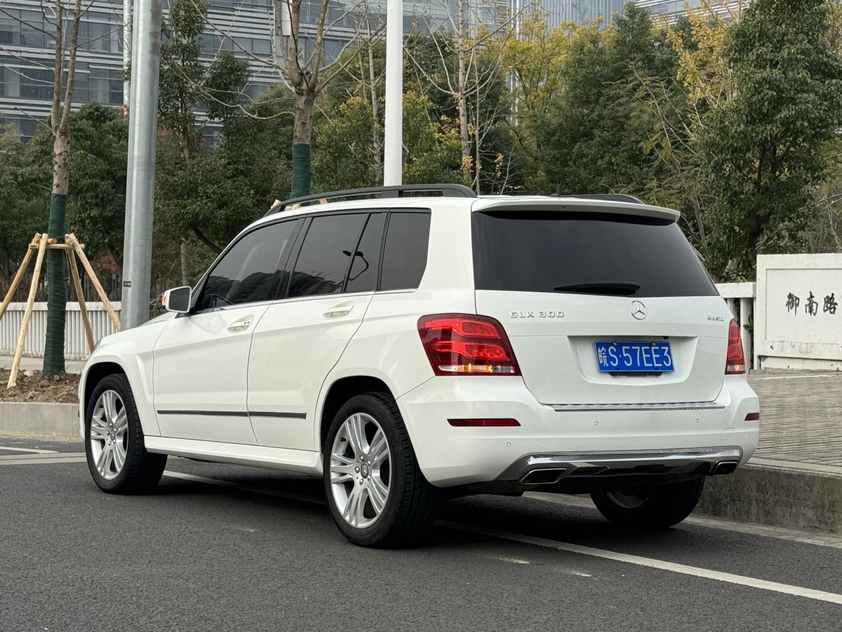 奔馳 奔馳GLK級(jí)  2013款 GLK 300 4MATIC 動(dòng)感型圖片