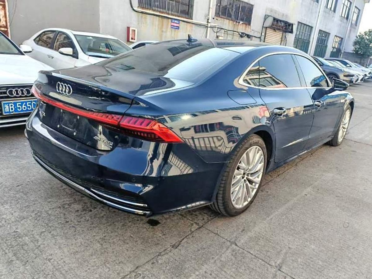 奧迪 奧迪A7L  2024款 45TFSI quattro S-line 見遠(yuǎn)型 流晶套裝圖片