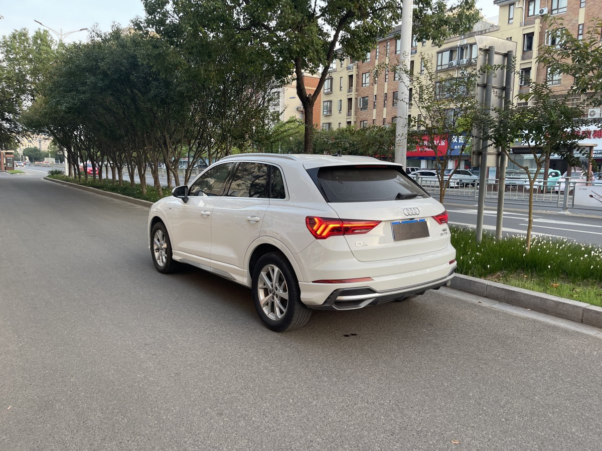 奧迪 奧迪Q3  2024款 35 TFSI 進(jìn)取動(dòng)感型圖片