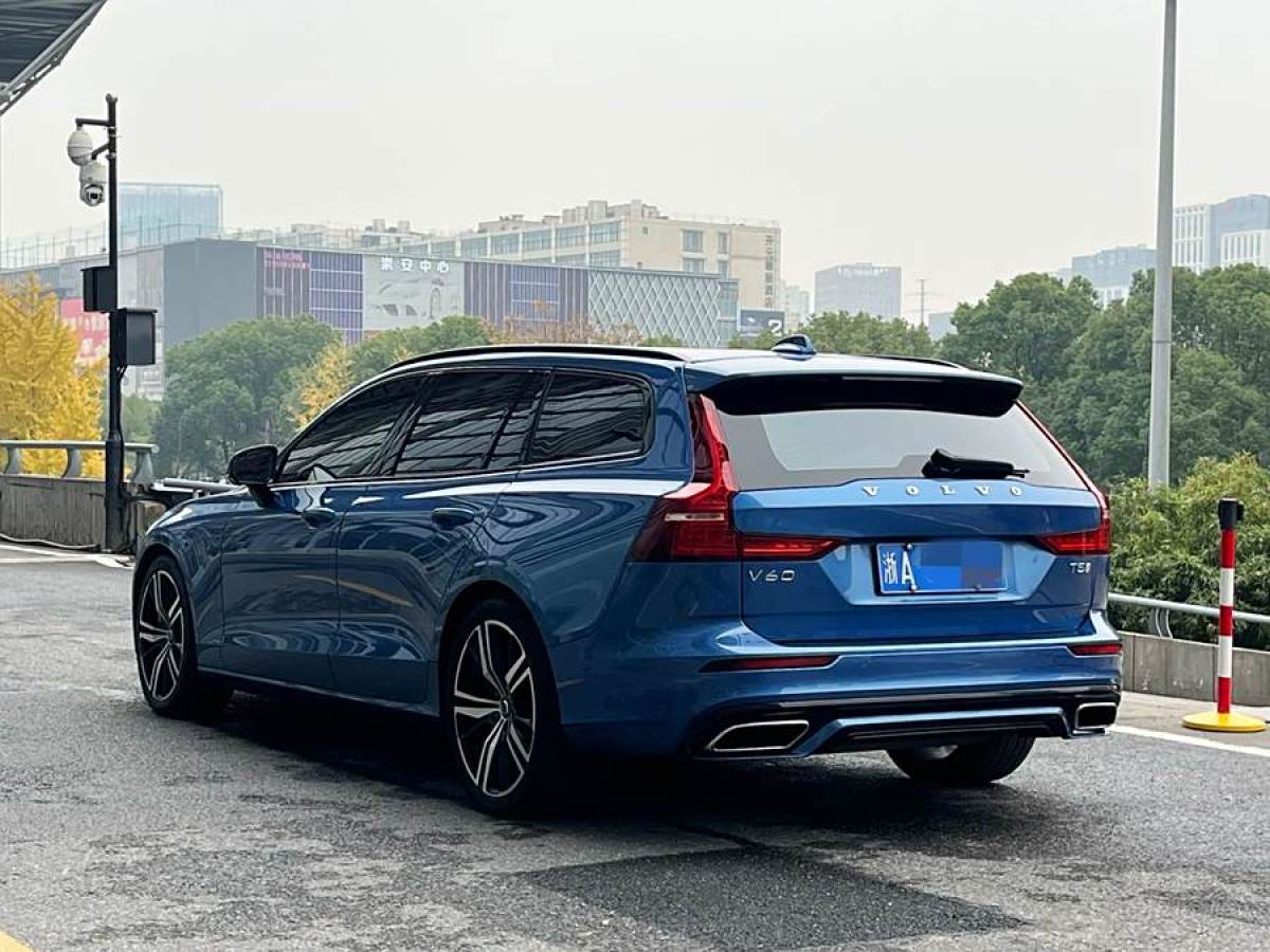 沃爾沃 V60  2020款 T5 智雅運(yùn)動(dòng)版圖片