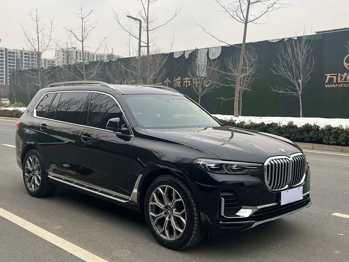 寶馬 寶馬X7  2021款 改款 xDrive40i 領(lǐng)先型豪華套裝圖片