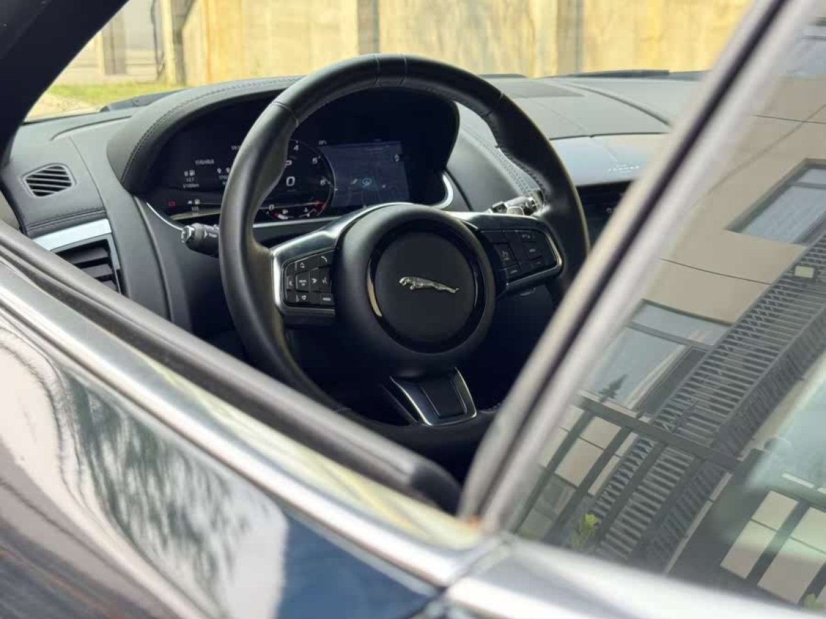 捷豹 F-TYPE  2021款 P380 全驅(qū)R-Dynamic硬頂版圖片