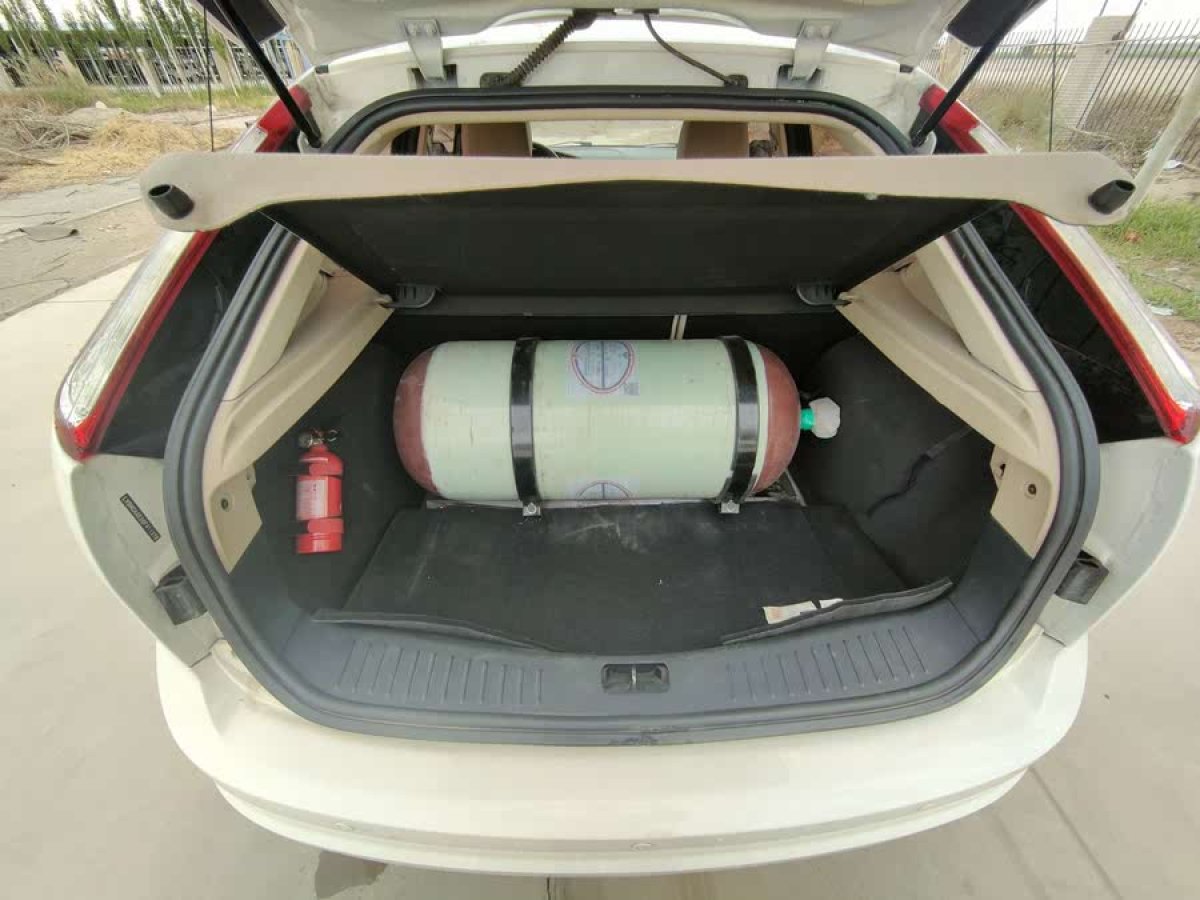 福特 福克斯  2013款 兩廂經(jīng)典 1.8L 自動百萬紀念版圖片