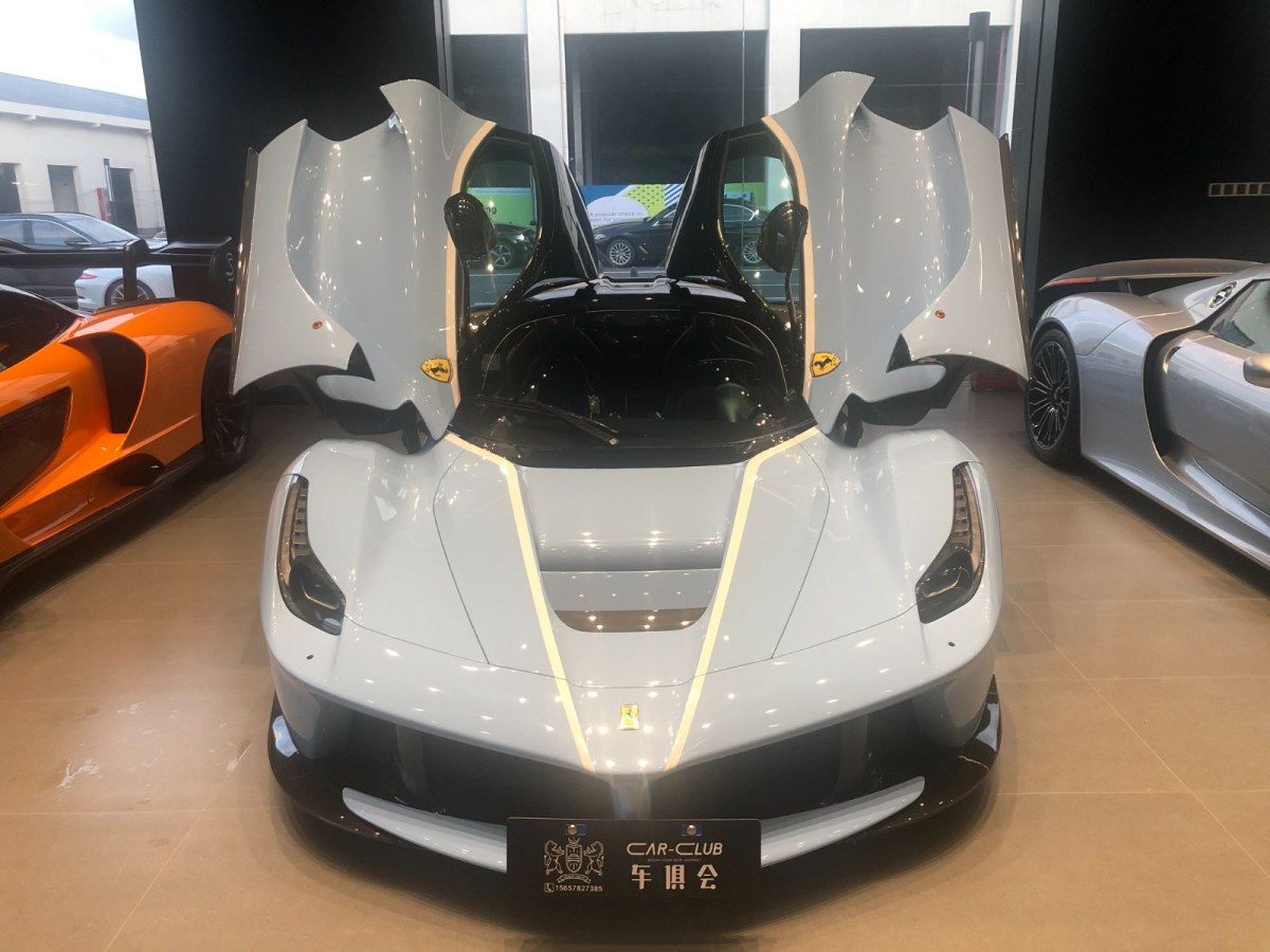 法拉利 LaFerrari  2014款 6.3L 標(biāo)準(zhǔn)版圖片