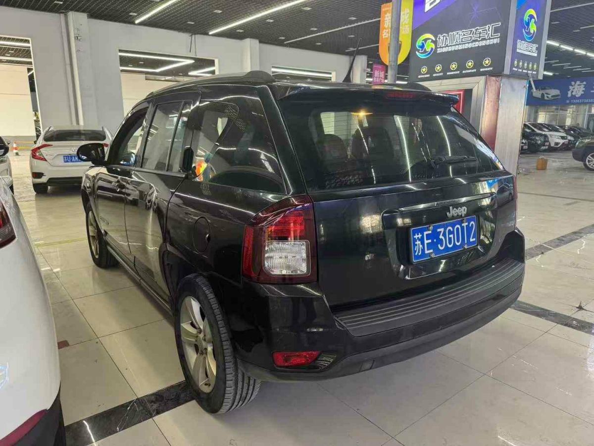 Jeep 指南者  2015款 2.0L 兩驅(qū)豪華版圖片