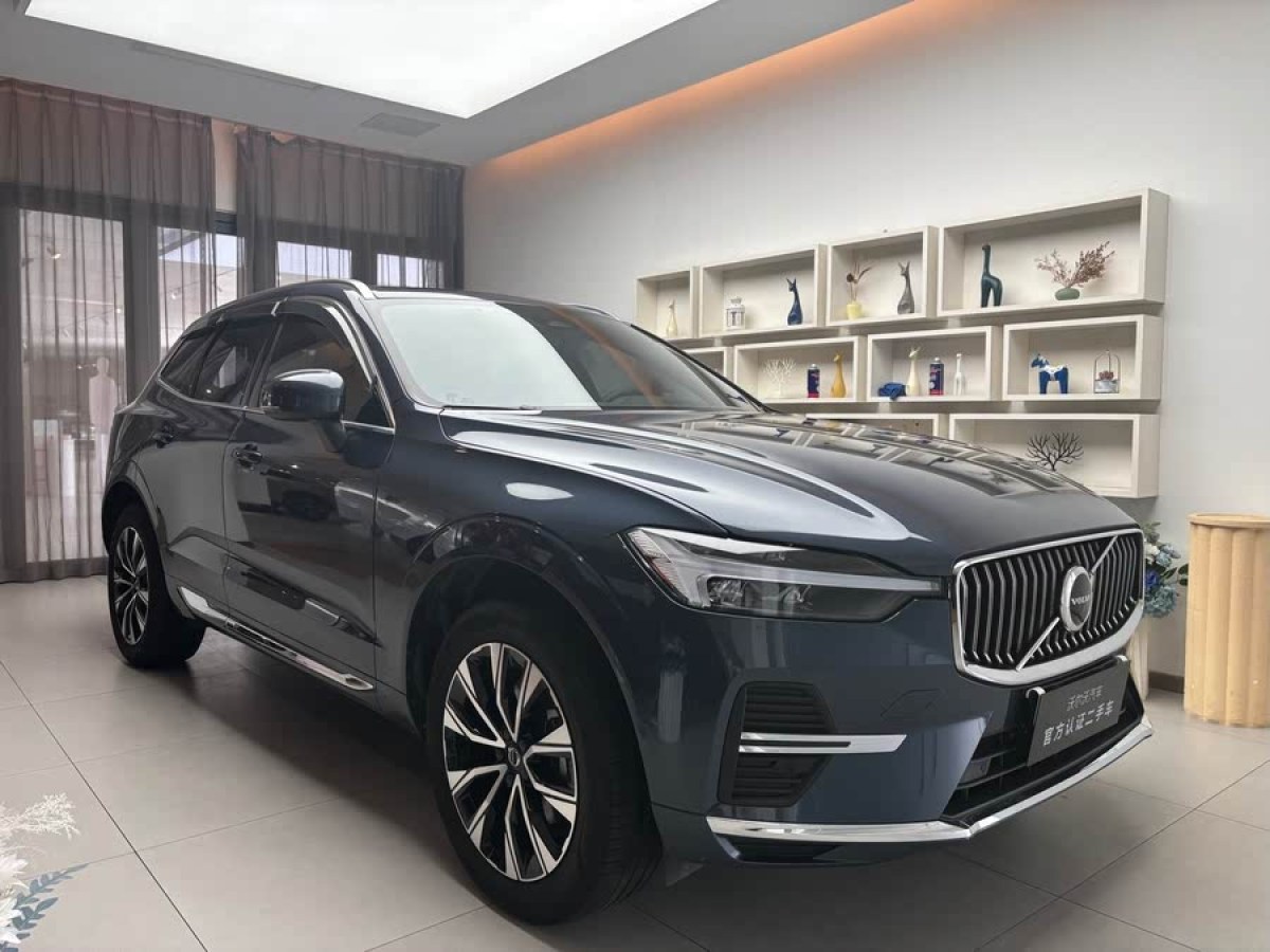 沃爾沃 XC60  2023款 B5 四驅(qū)智遠(yuǎn)豪華版圖片