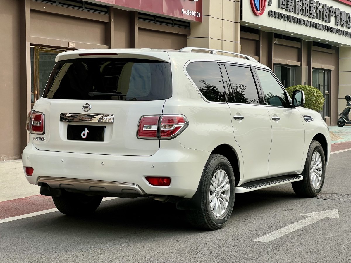 日產(chǎn) 途樂  2016款 5.6L 標準型圖片