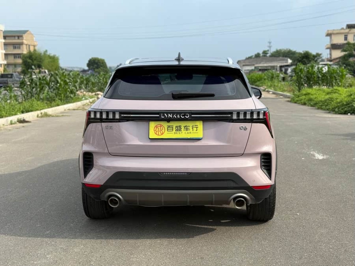 領(lǐng)克 領(lǐng)克06  2022款 1.5T Shero粉色特別版圖片