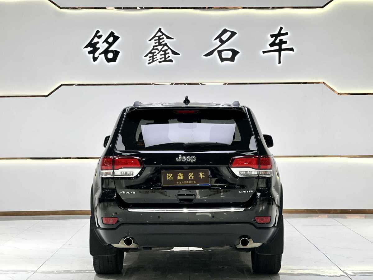 Jeep 大切諾基  2020款 3.0L 精英導(dǎo)航版圖片