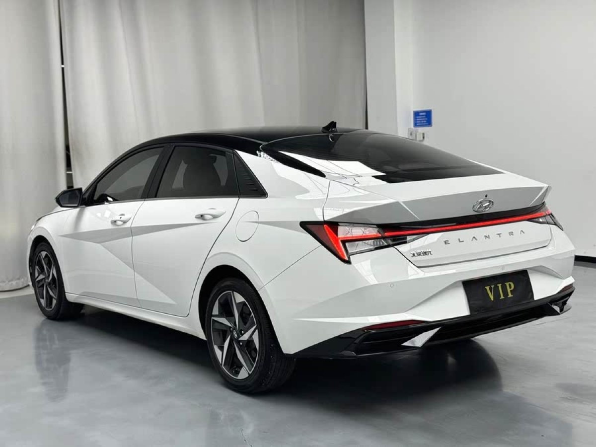 現(xiàn)代 伊蘭特  2021款 1.5L LUX尊貴版圖片