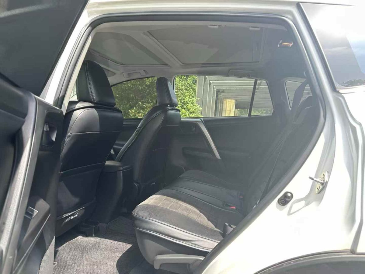 豐田 RAV4榮放  2018款 2.0L CVT兩驅(qū)風(fēng)尚X版圖片