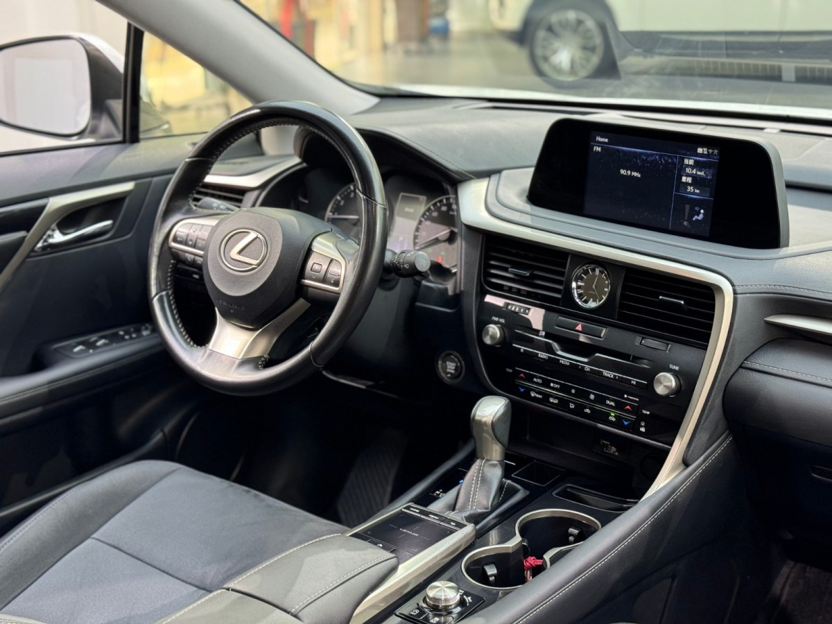 Lexus RX2020 model changed to 300 two drive elite version图片