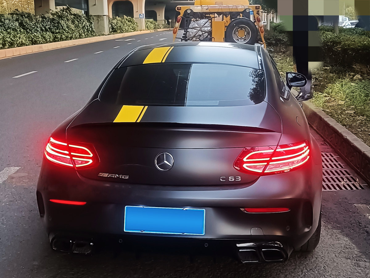 奔馳 奔馳C級AMG  2021款 AMG C 63 轎跑車 暗夜特別版圖片