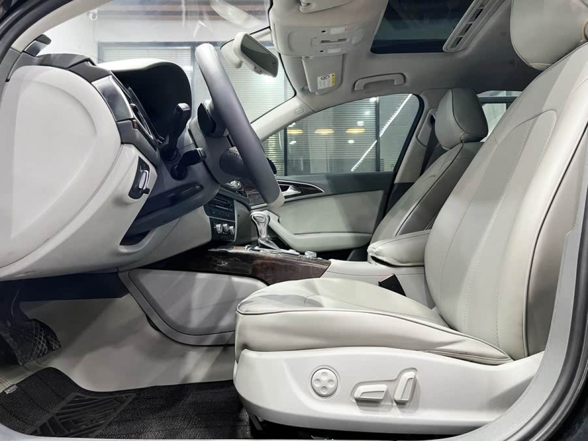 奧迪 奧迪A6L  2014款 TFSI 標(biāo)準(zhǔn)型圖片