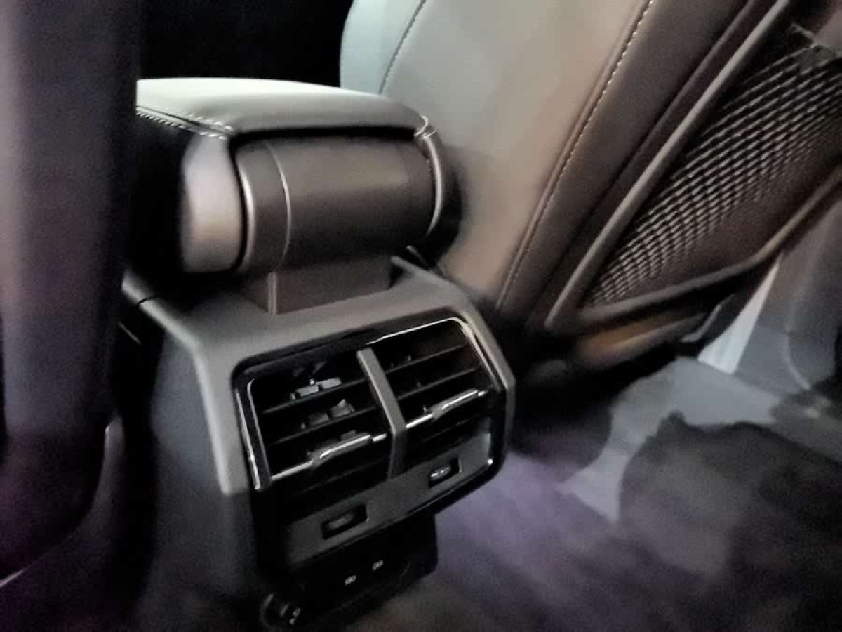 奧迪 奧迪Q3  2020款 35 TFSI 時(shí)尚動(dòng)感型圖片