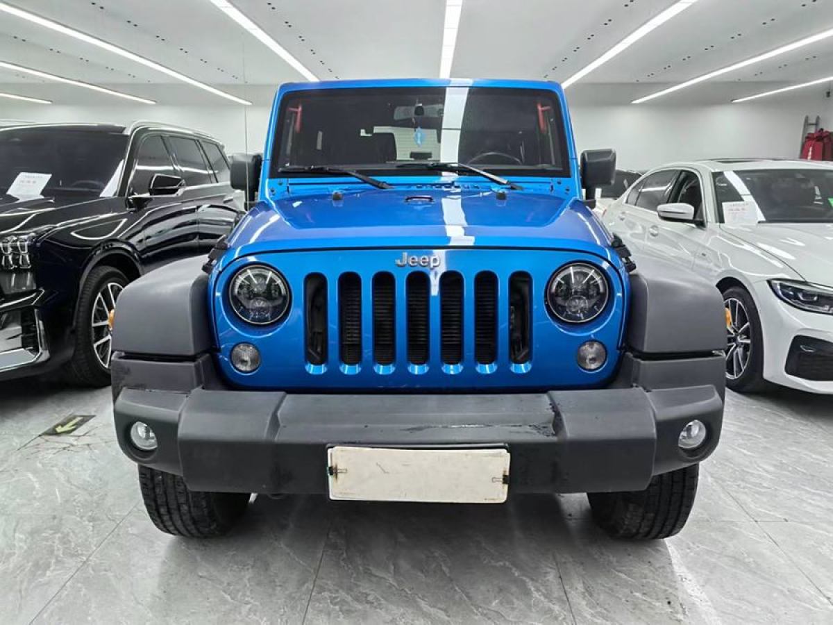 Jeep 牧馬人  2015款 3.6L Rubicon 兩門舒享版圖片