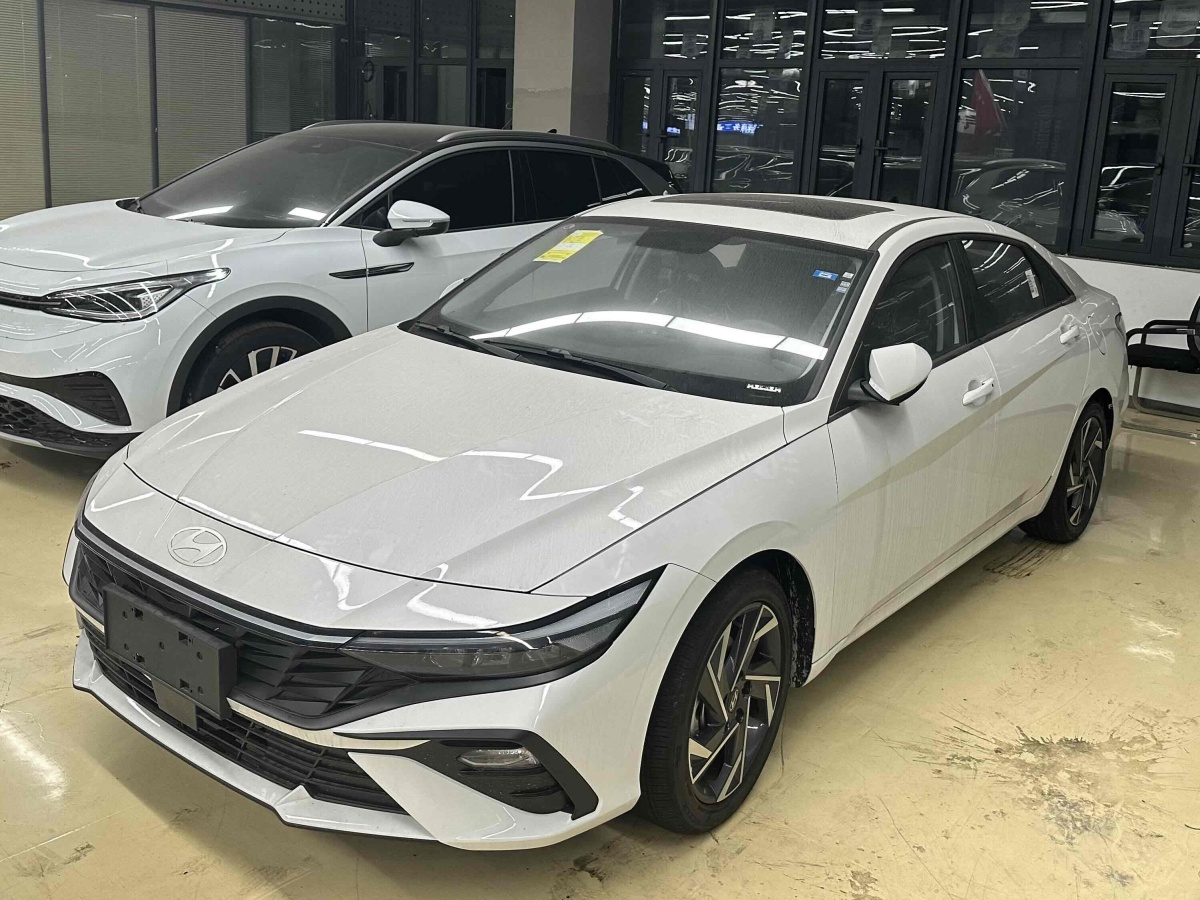 現(xiàn)代 伊蘭特  2023款 1.5L CVT GLX精英版圖片