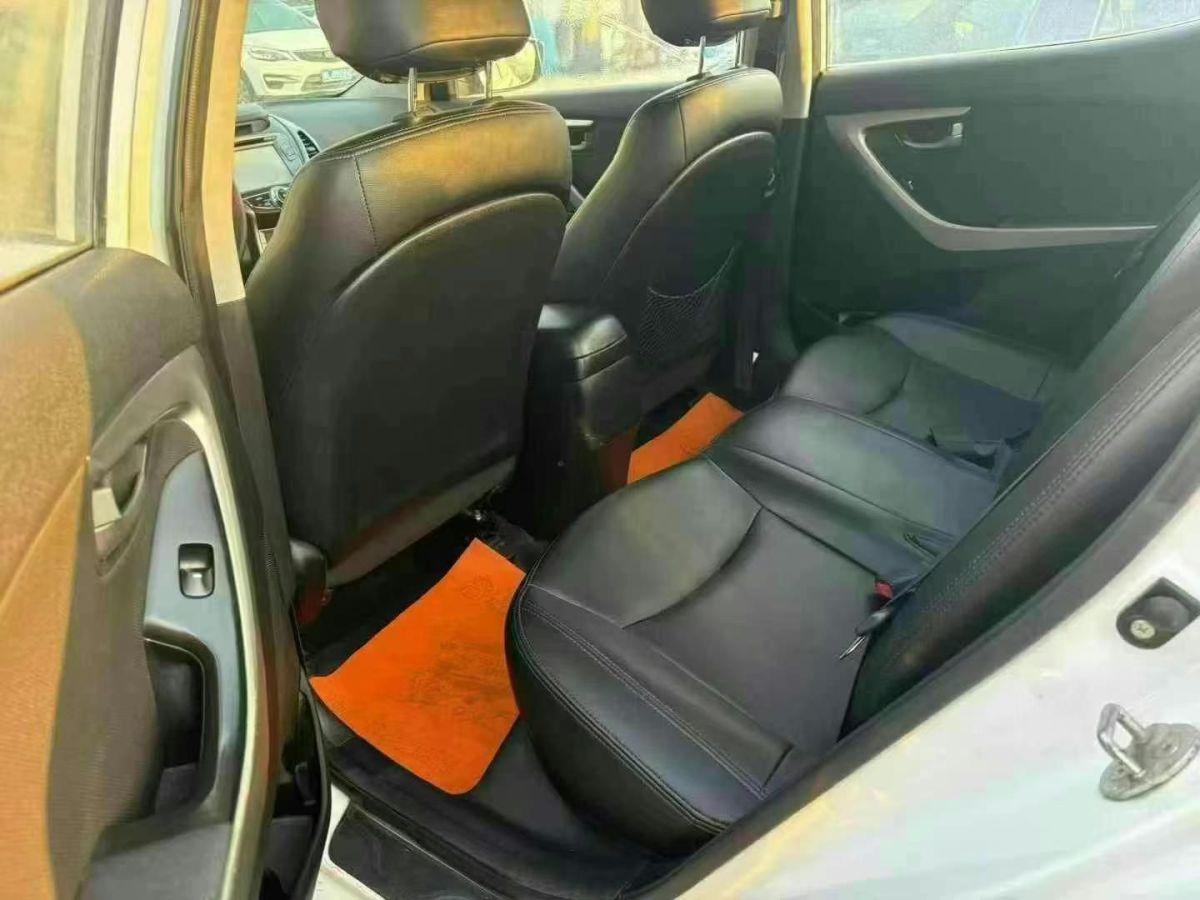 現(xiàn)代 朗動  2013款 1.6L 自動領(lǐng)先型圖片