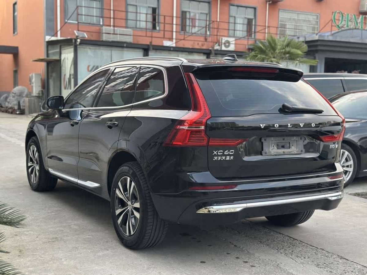 沃爾沃 XC60  2022款 B5 四驅(qū)智逸豪華版圖片