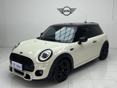 2020年8月 MINI MINI 1.5T COOPER 賽車(chē)手圖片