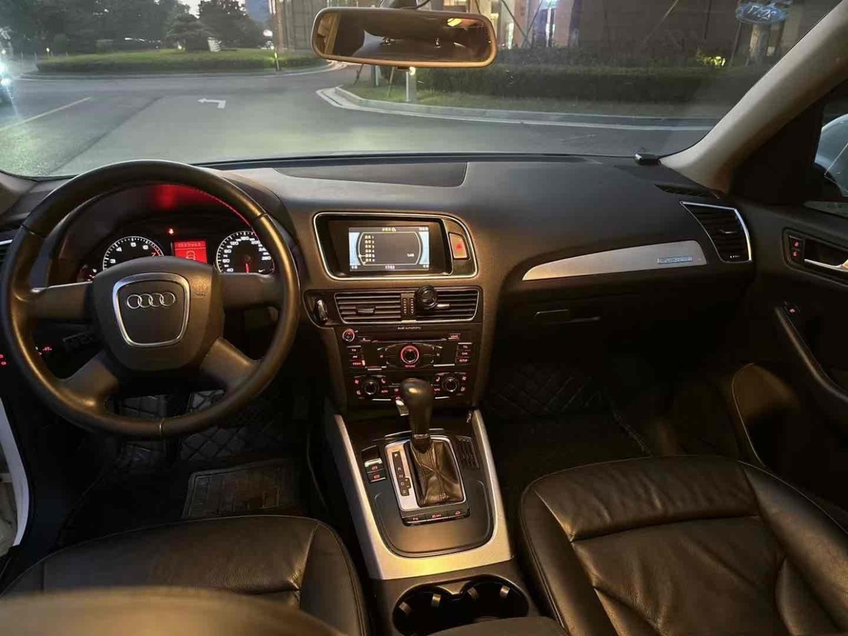 奧迪 奧迪Q5  2011款 2.0TFSI 技術(shù)型圖片