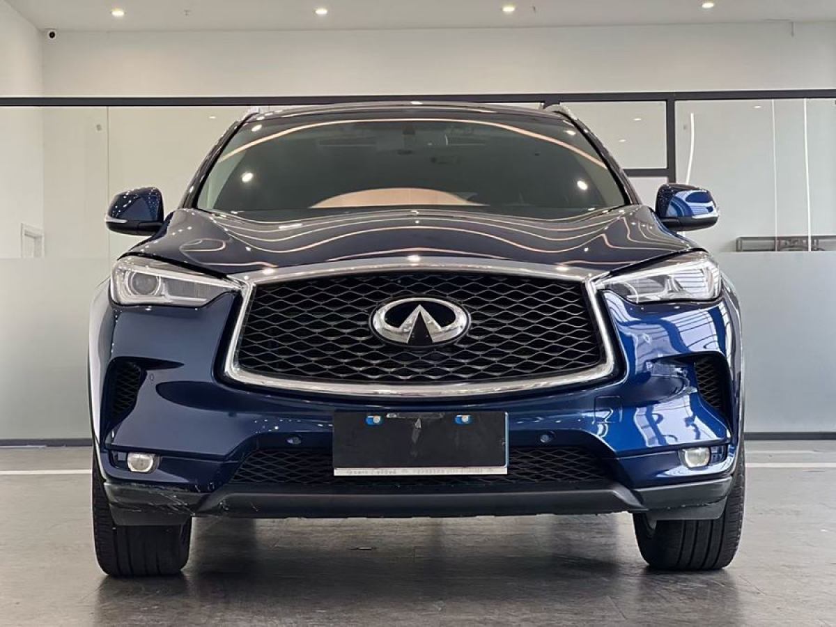 英菲尼迪 QX50  2018款 2.0T 兩驅(qū)時(shí)尚版圖片