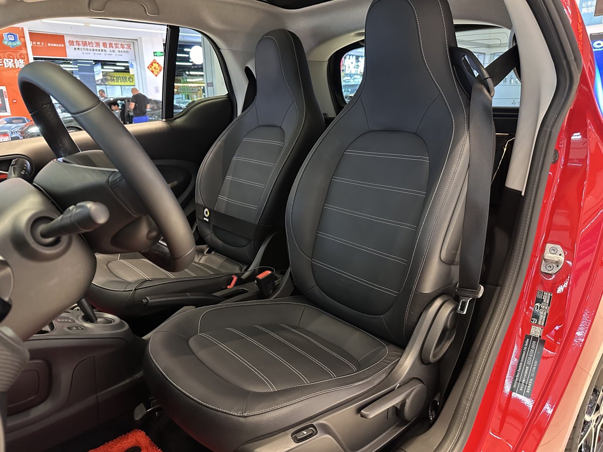 2019年5月smart fortwo  2019款 0.9T 66千瓦硬頂先鋒版 國(guó)VI