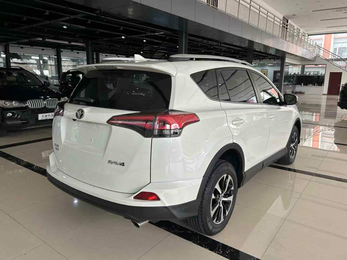 豐田 RAV4榮放  2018款 2.0L CVT兩驅(qū)風尚X版圖片