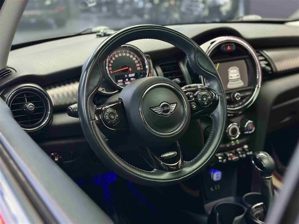 MINI MINI  2016款 1.5T COOPER 表現(xiàn)派圖片
