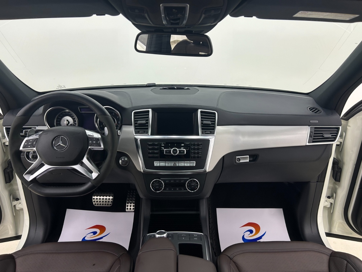 奔驰 奔驰M级AMG  2012款 AMG ML 63图片