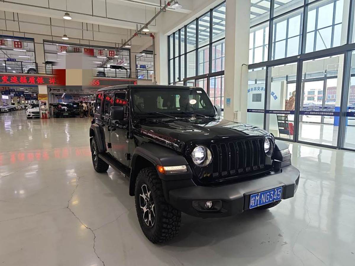 2021年5月Jeep 牧馬人  2024款 2.0T 羅賓漢四門版