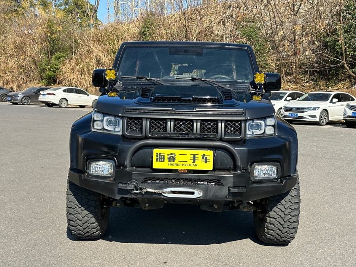 北京 BJ40  2018款 PLUS 2.0T 手動(dòng)四驅(qū)尊貴版圖片