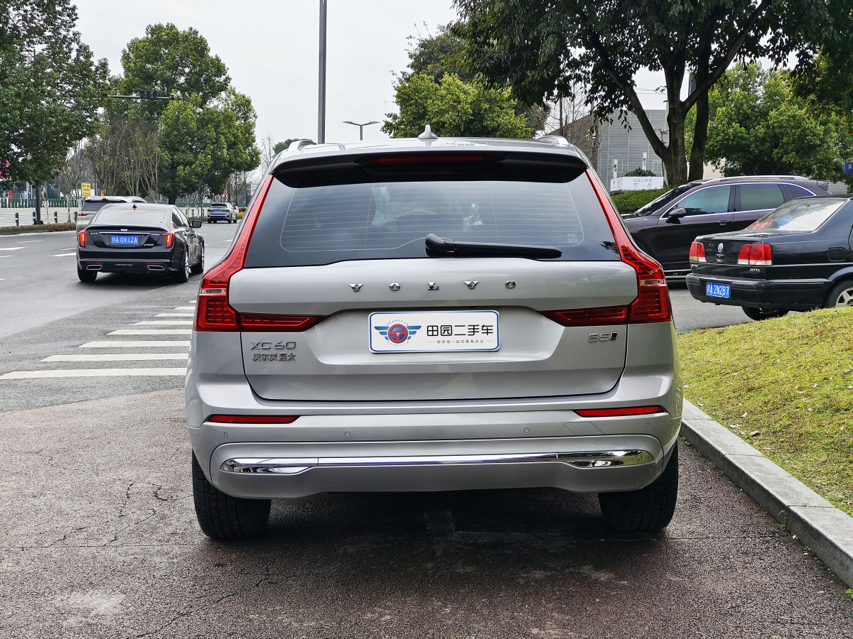 沃爾沃 XC60  2023款 B5 四驅(qū)智遠(yuǎn)豪華版圖片