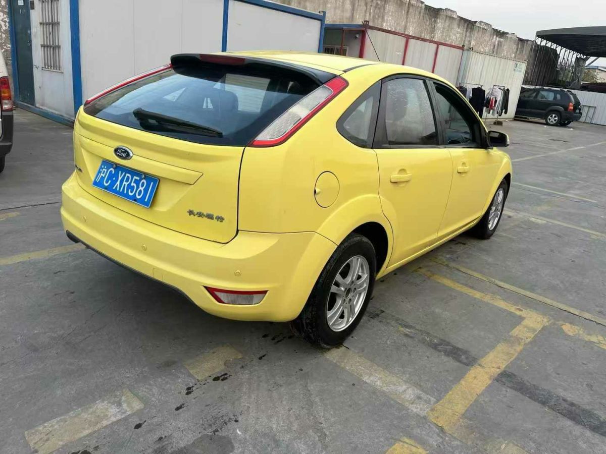 福特 ?？怂? 2015款 2.0T ST 標(biāo)準(zhǔn)版圖片