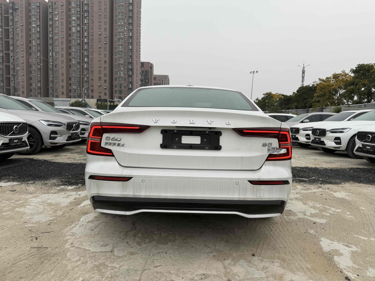 沃爾沃 S60L  2024款 B5 智雅運動版圖片