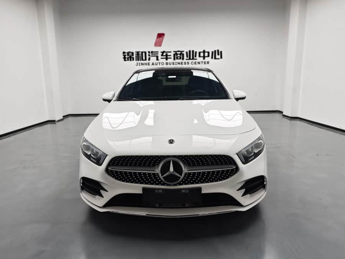 奔馳 奔馳A級  2020款 改款 A 200 L 運動轎車動感型圖片