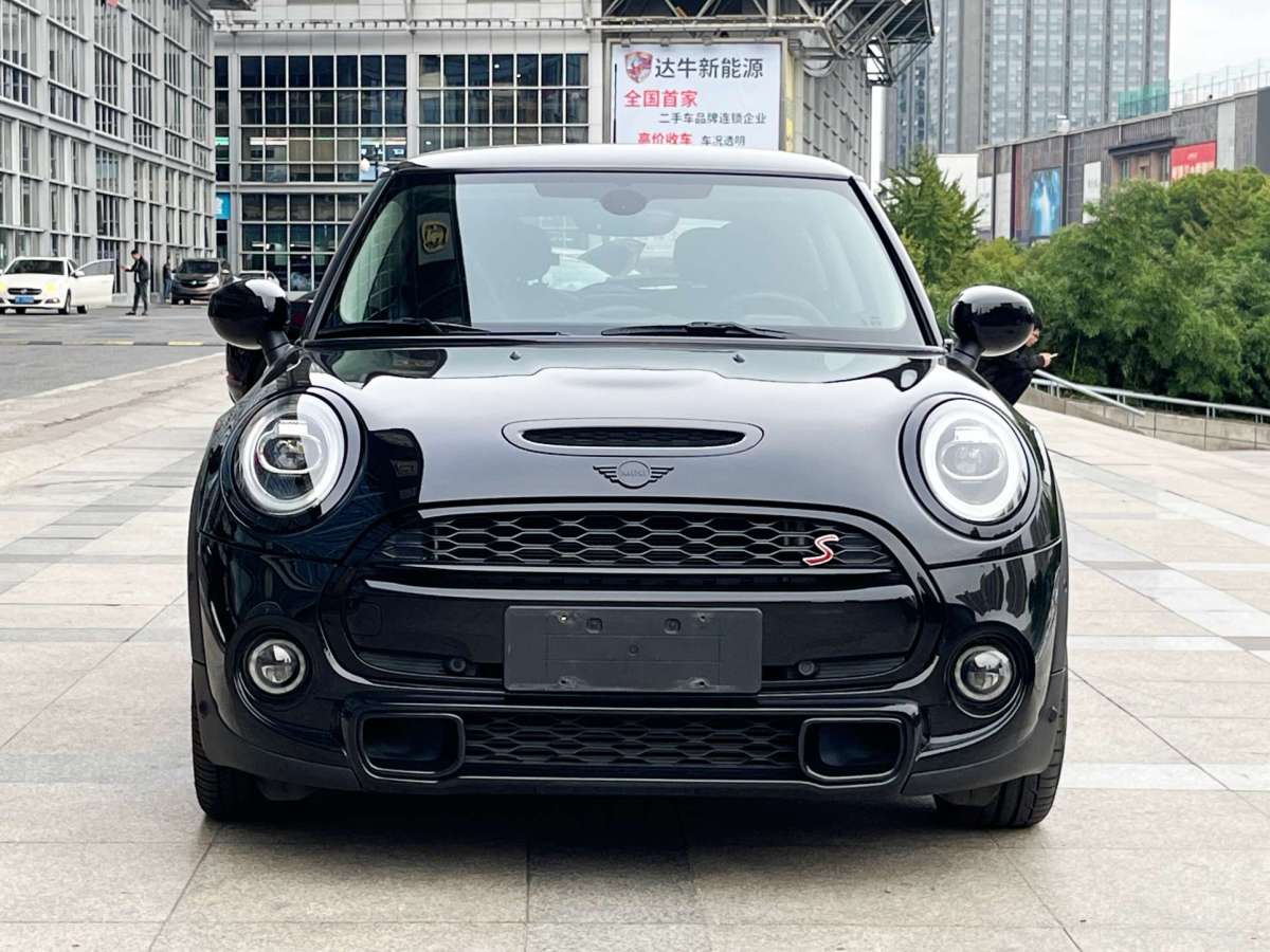 MINI MINI  2021款 2.0T COOPER S 叁柒號紀念版圖片