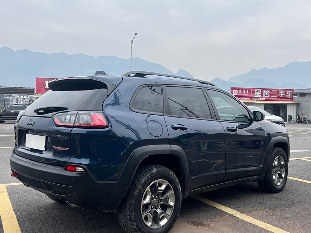 Jeep 自由光  2019款 2.0T 四驅(qū)高性能旗艦版 國VI圖片