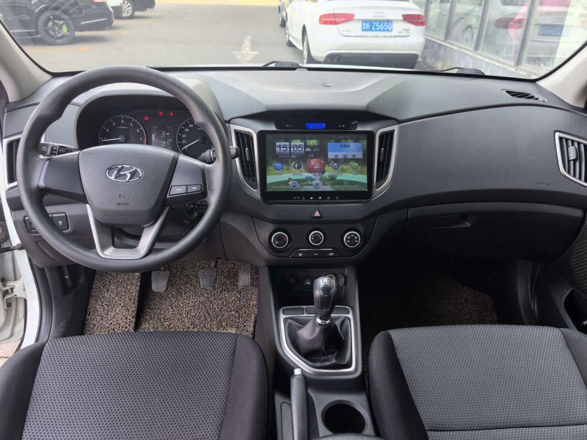現(xiàn)代 ix25  2015款 1.6L 手動(dòng)兩驅(qū)時(shí)尚型GS圖片