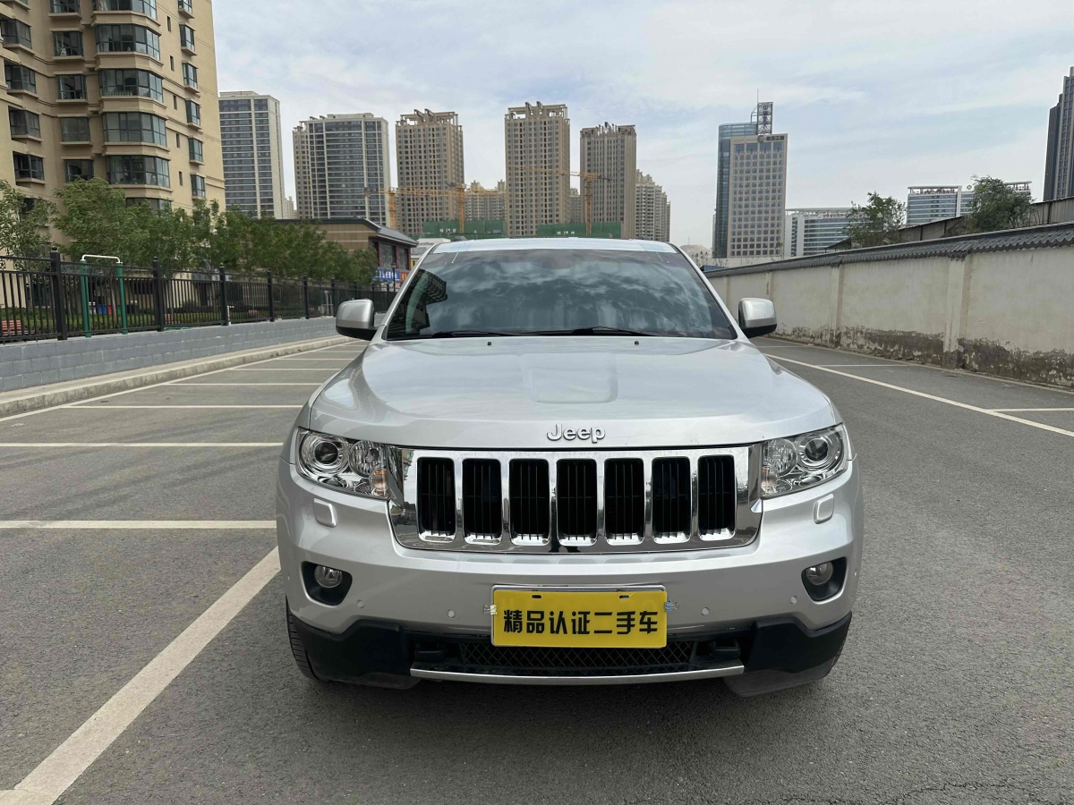 Jeep 大切諾基  2011款 改款 3.6L 豪華導航版圖片