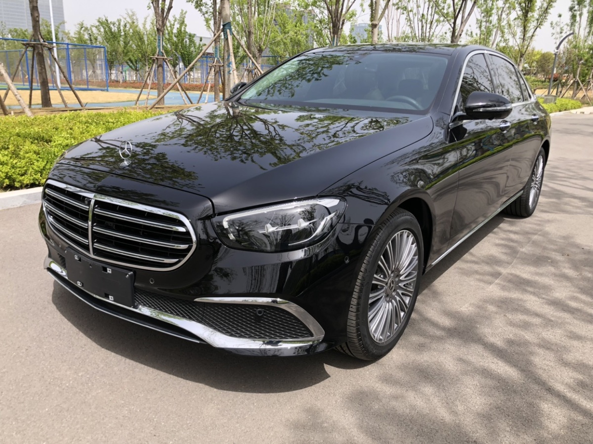 奔馳 奔馳E級(jí)  2022款 改款 E 300 L 時(shí)尚型圖片